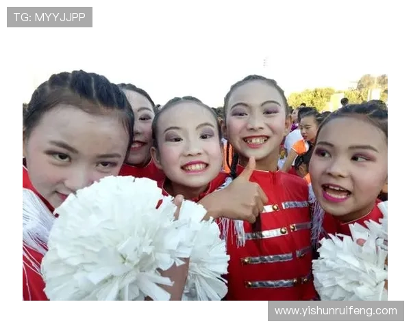 追逐足球明星的梦想终于实现了我的奋斗与坚持换来了成功的喜悦 追逐足球明星的梦想终于实现了我的奋斗与坚持换来了成功的喜悦