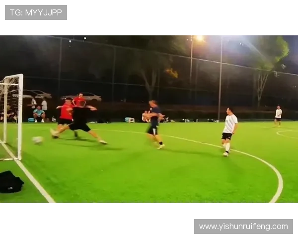 10月10日足球明星盛典回顾与精彩瞬间盘点 10月10日足球明星盛典回顾与精彩瞬间盘点