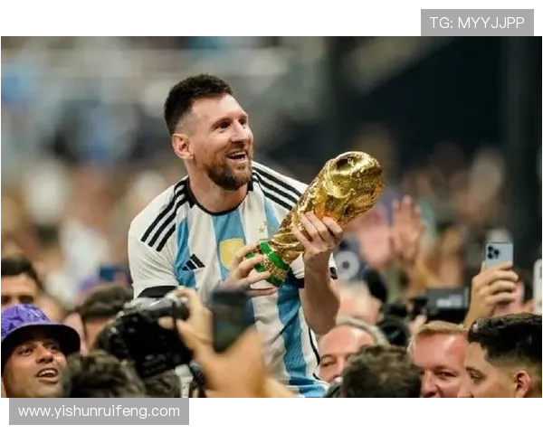 梅西荣获足球年度最佳球员奖项领奖瞬间精彩回顾 梅西荣获足球年度最佳球员奖项领奖瞬间精彩回顾