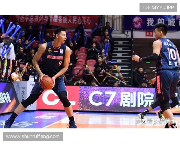 深圳篮球队实力引发热议球迷对球队表现的看法与争论