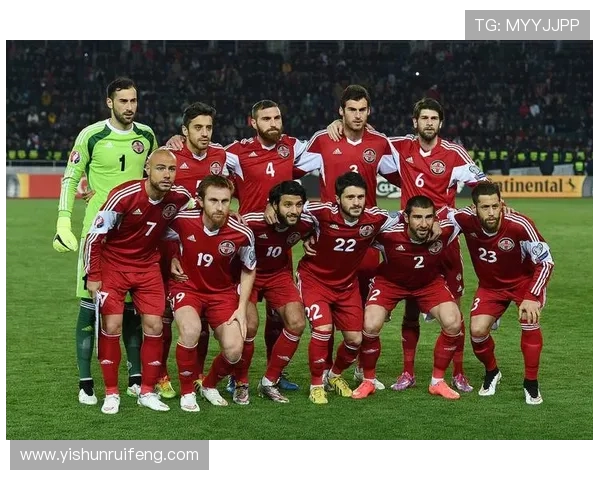 成都足球队阵地战解析：战术布局与球员协作的深度剖析