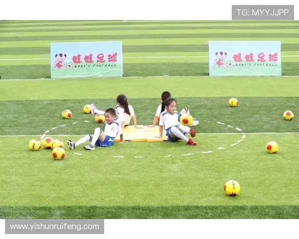 小朋友心中的足球偶像与梦想之路探索