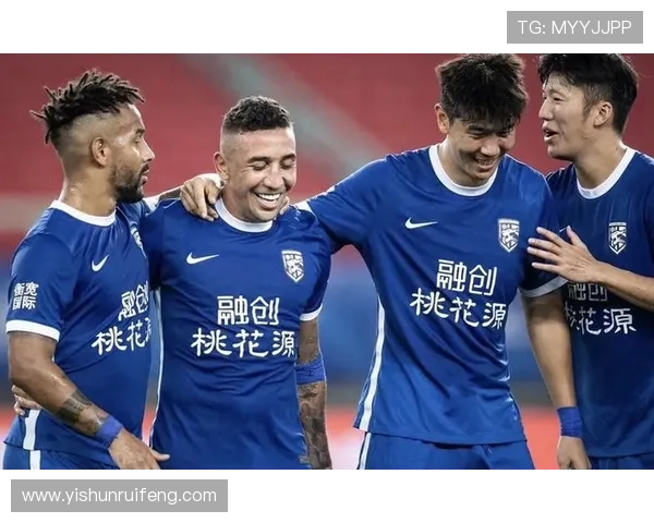 广州足球队成长之路：从默默无闻到辉煌成就的纪实故事